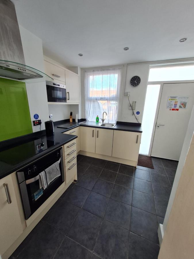 H.V Apartments Sheffield Dış mekan fotoğraf
